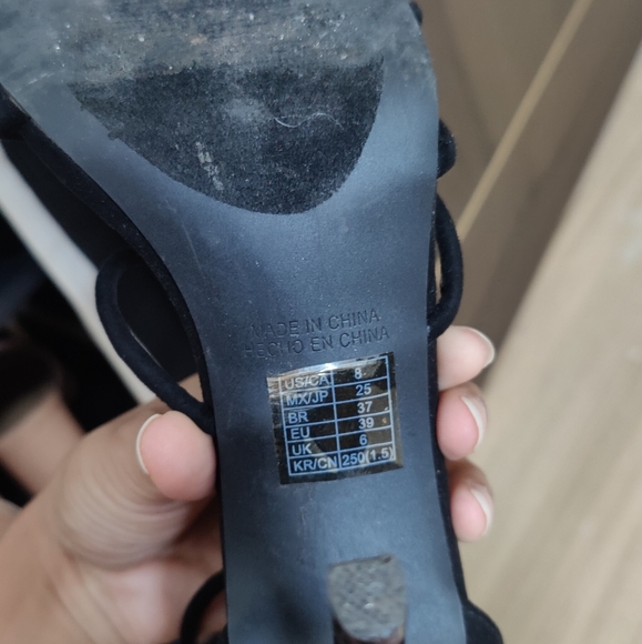 Black stilettos by Forever21 - Picture 8 of 12